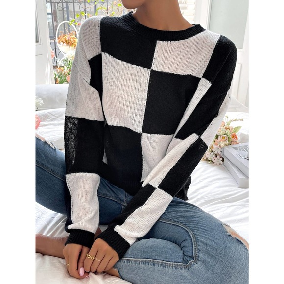 Checkered Pattern plaid black white knit Sweater - Picture 4 of 6